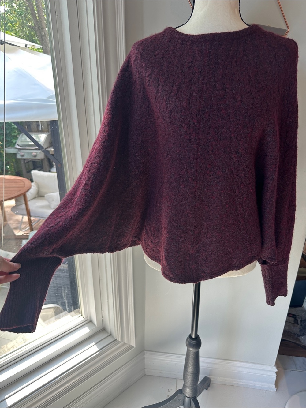 GUESS Maroon Burgundy Cable-Knit Boatneck Sweater Dolman Sleeves Poncho Sz Small